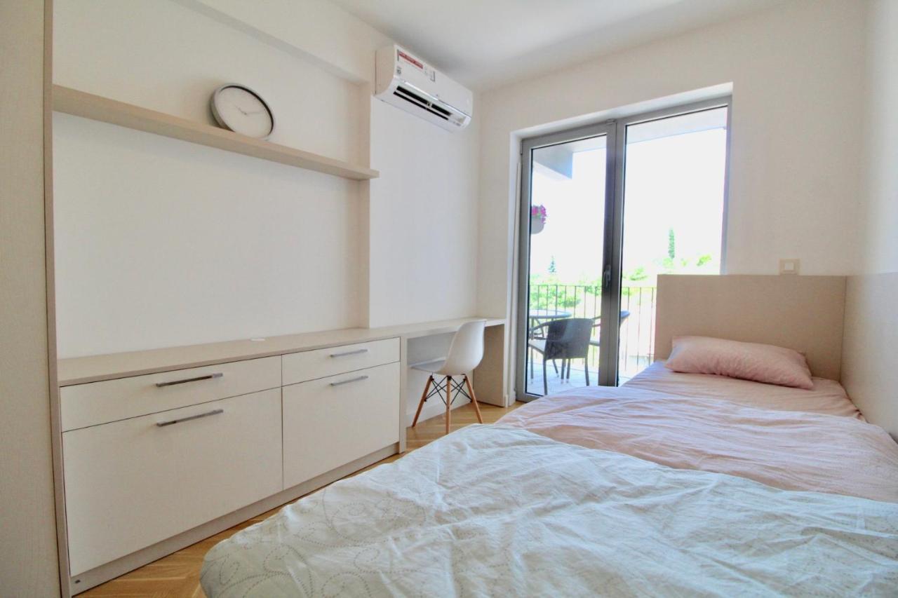 2Bd New Dobrota Apt With Bay Views Kotor Exterior photo